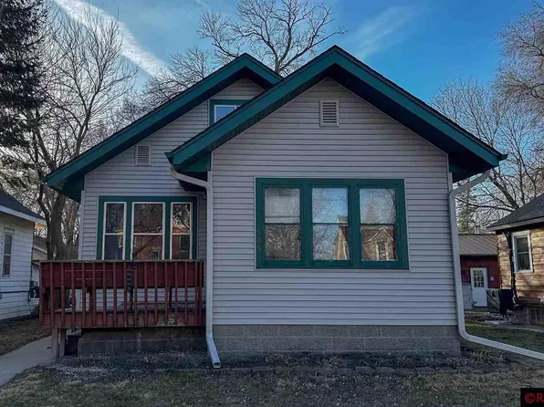 505 Center St, North Mankato, MN 56003