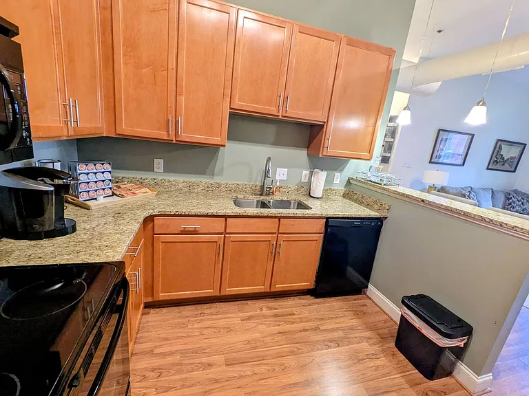 220 W Market St #311 — Photo 4