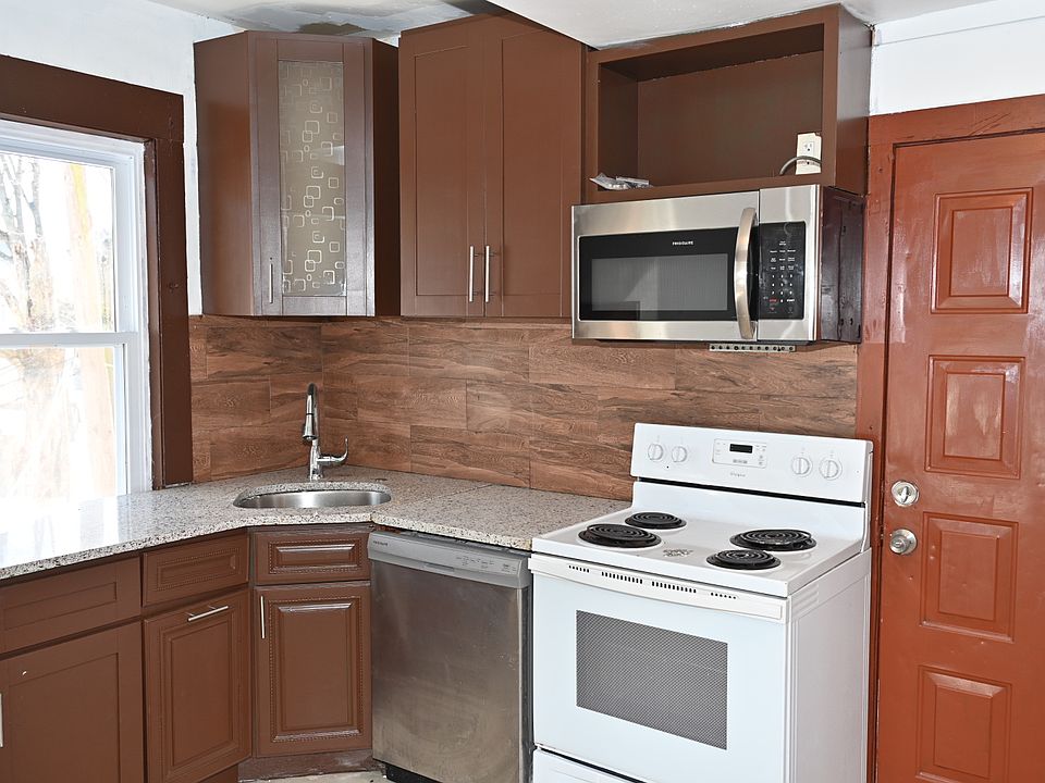 1st image of 203 Cooke St #2