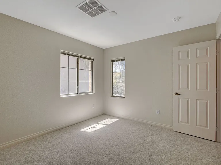 10649 Tuckermans Ave — Photo 35