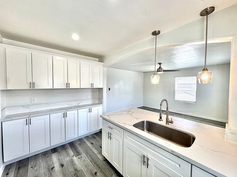 Ayana Apartments — Photo 4