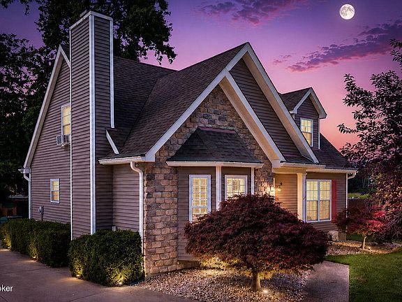 3rd image of 7900 Laura Jean Ct