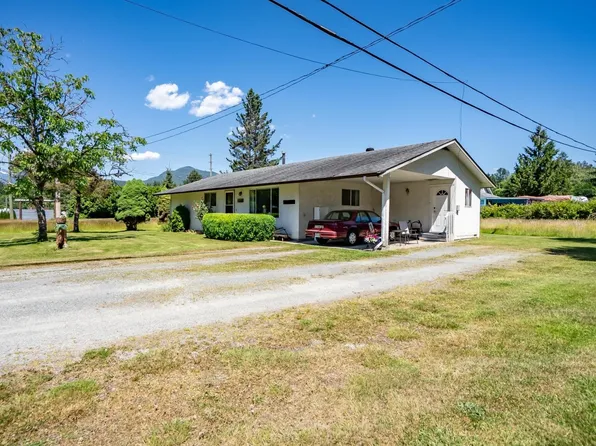 25792 Dewdney Trunk Rd, Maple Ridge, BC V4R 1Y4