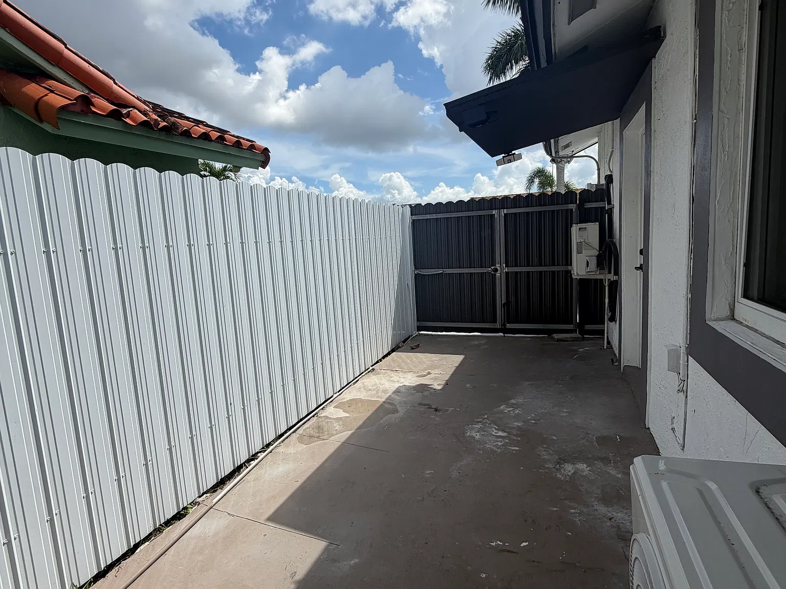 1 bed, 900 sqft, $2,000 — Photo 3