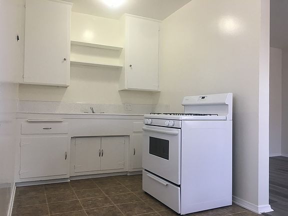 5th image of 3761 S Barrington Ave APT 12
