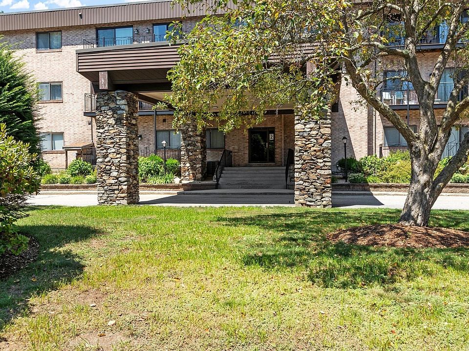 1st image of 181 Littleton Rd #142-2