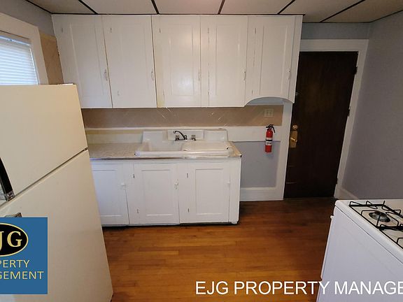 3rd image of 18 Blossom St #2