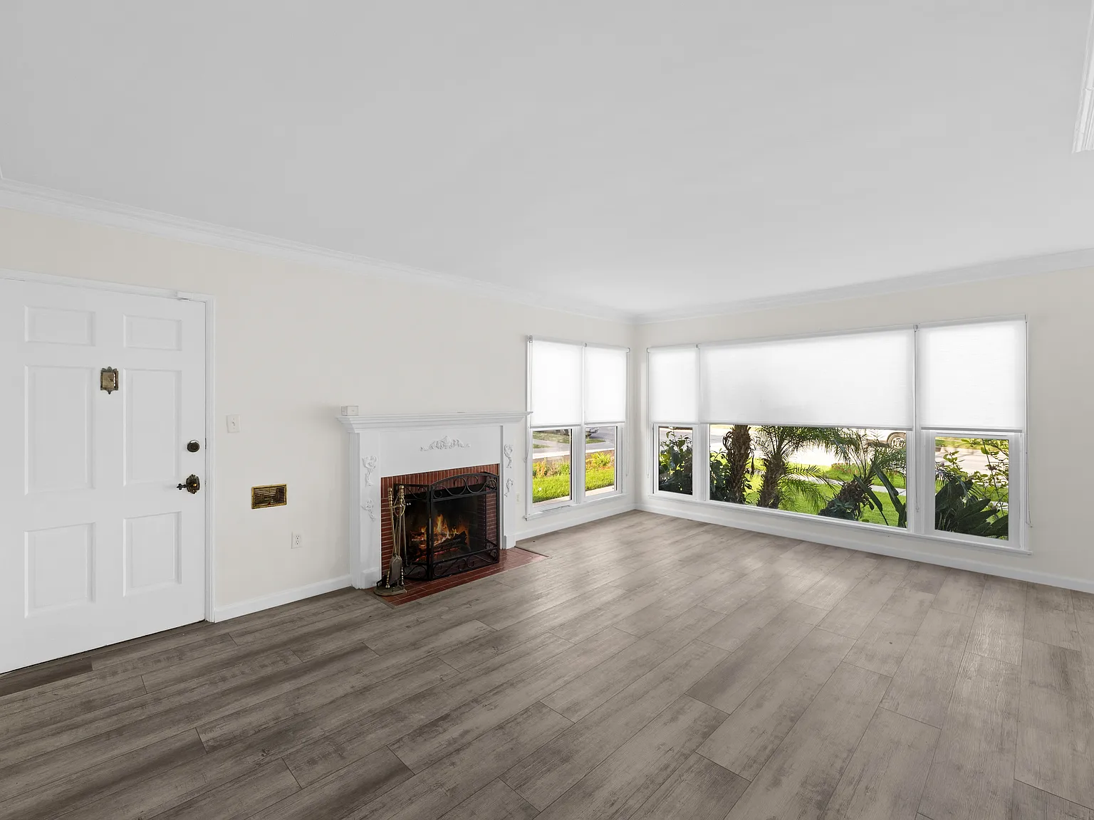 2 bed, 1100 sqft, $3,195 — Photo 2