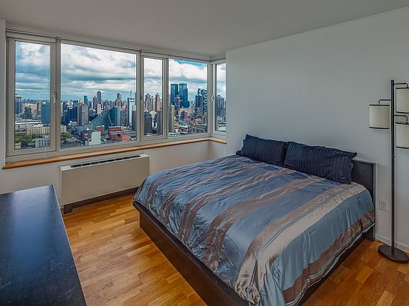 4th image of 635 W 42nd St APT 43D