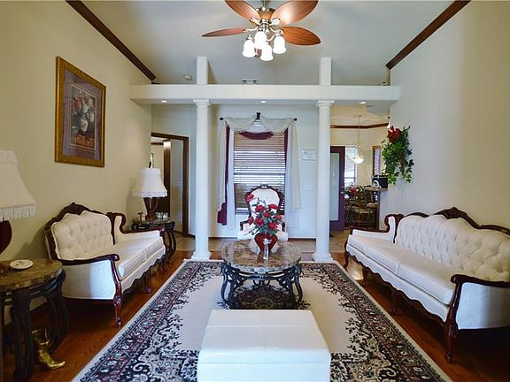 3rd image of 836 Golden Pond Dr