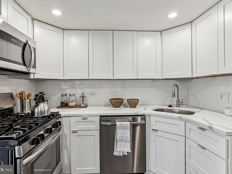 1326 Spruce St #42-1503 — Photo 13