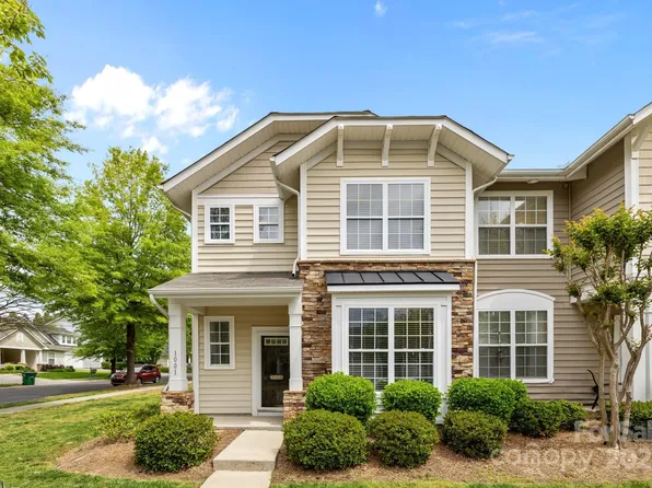 1001 Woodglen Ln, Matthews, NC 28104