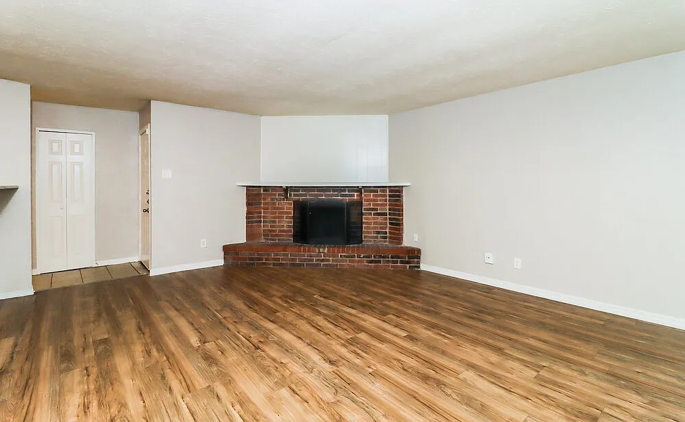 3 bed, 2.0 bath, 1335 sqft, $1,855 — Photo 4