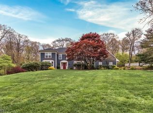 36 Cromwell Dr, Mendham, NJ 07945