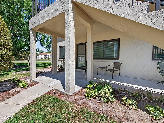 3rd image of 1601 Big Tree Rd APT 101