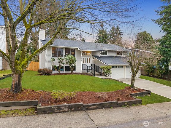 2nd image of 13018 NE 134th Place