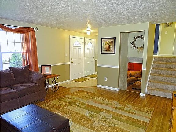3rd image of 212 212 Farmbrook Dr