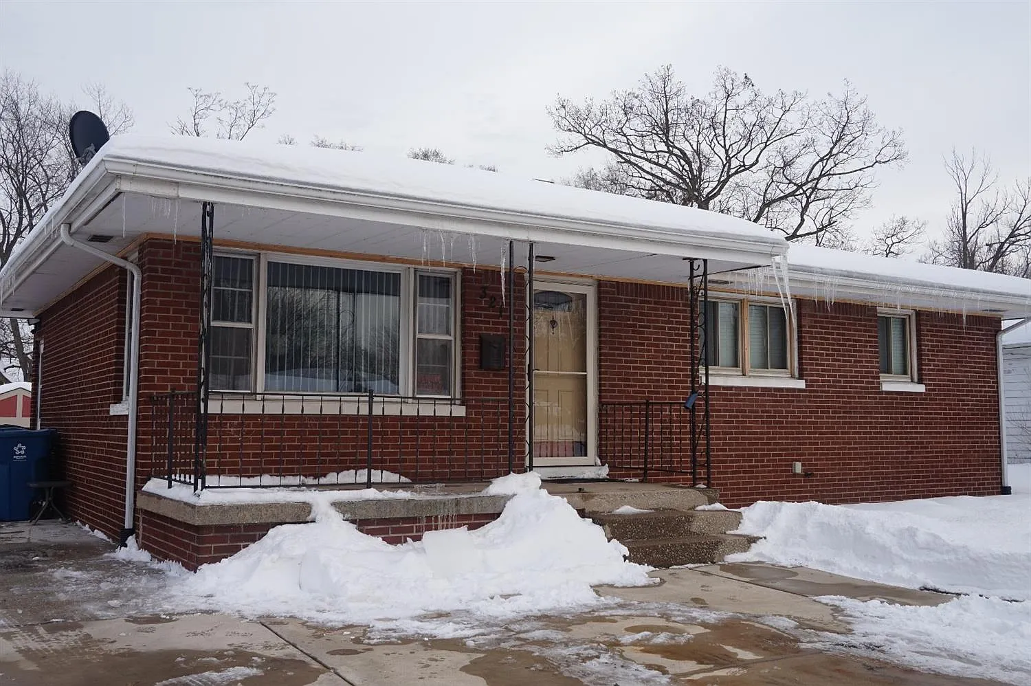 321 S Grand Blvd photo 1