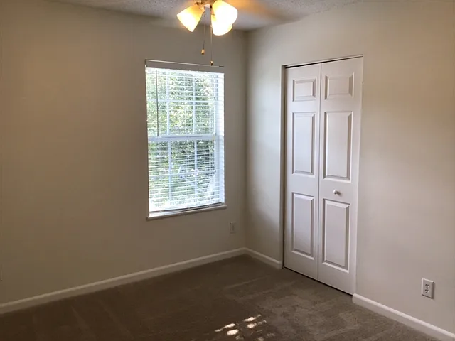 323 Aberdeen Cir — Photo 20