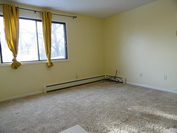3rd image of 4010 Heritage Hills Dr