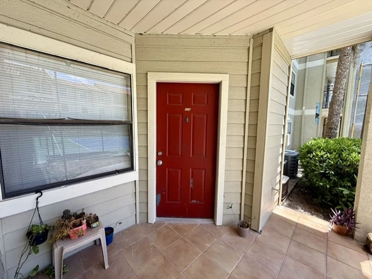Building Photo - 3004 Parkway Blvd #208