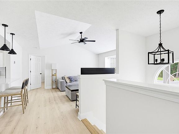 5th image of 234 Amberidge Dr
