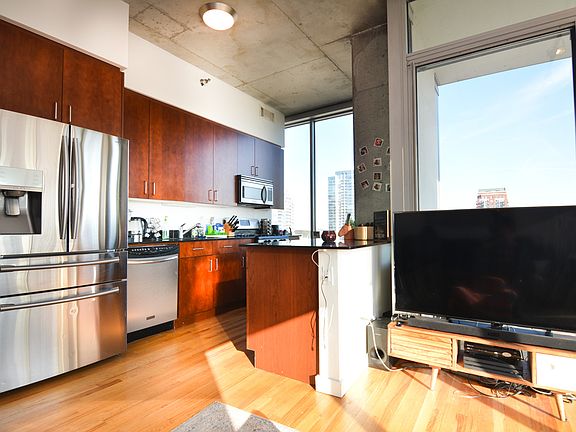 3rd image of 1720 S Michigan Ave APT 1408