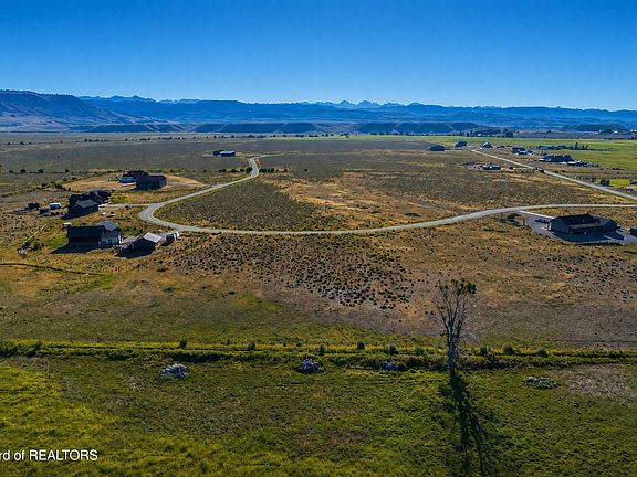 2nd image of Hay Meadow Cir