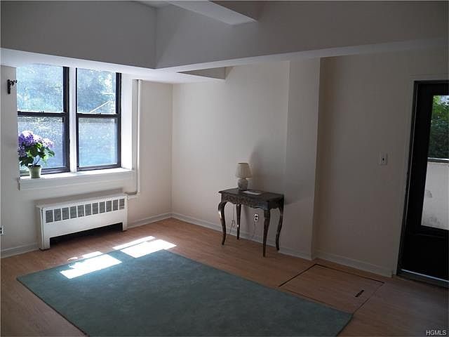 1st image of 10 Franklin Ave #1