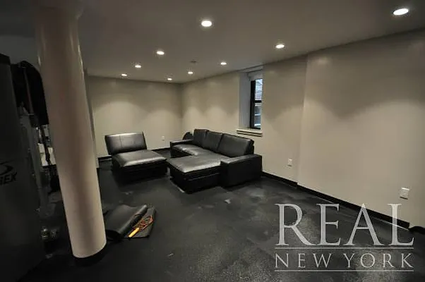 Rented by REAL New York | media 35