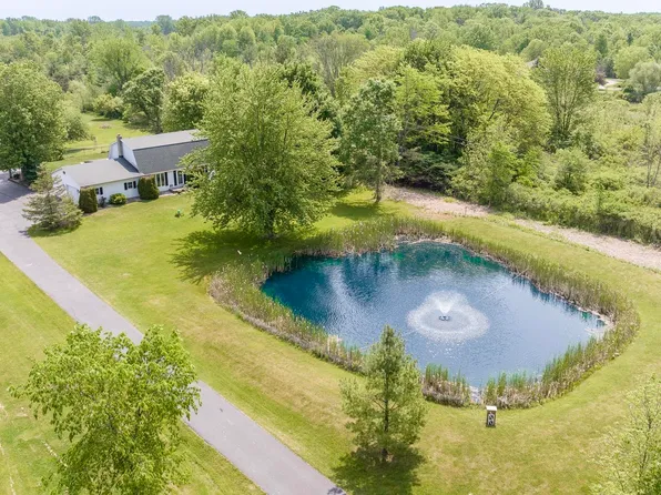 443 Wadhams Rd, Saint Clair, MI 48079