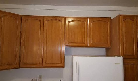 Upgraded kitchen cabinets