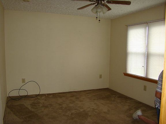 5th image of 1406 Vine St