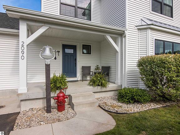 5th image of 2090 Hayfield Dr