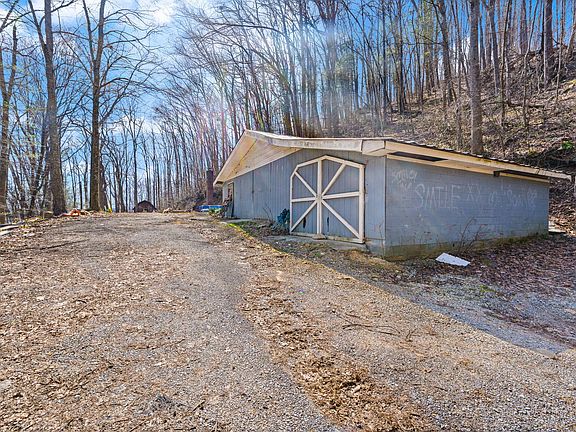 5th image of 1197 Beans Fork Rd