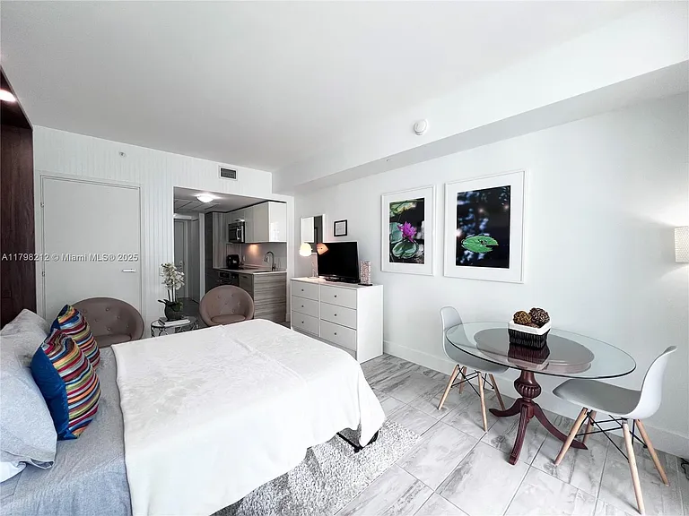 1300 Brickell Bay Dr #U1813 — Photo 17