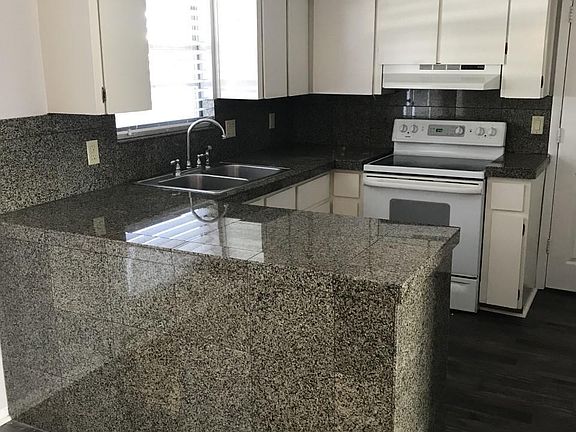 3rd image of 130 Benjamin Dr