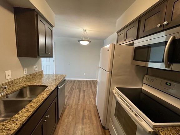 3rd image of 319-327 SE 3rd St #319-202
