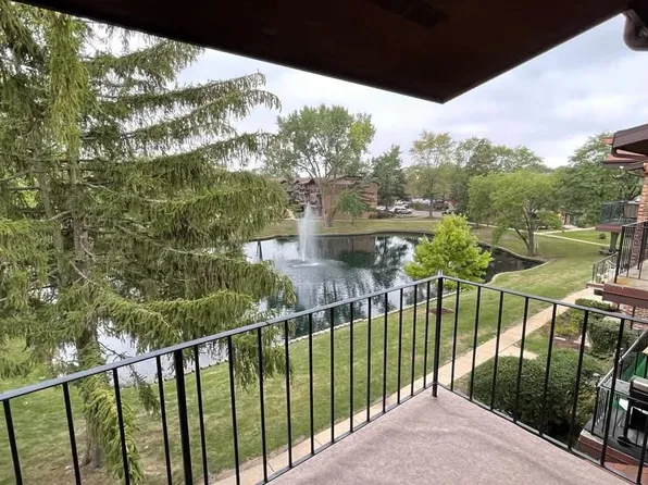2509 Spring St Unit 3205, Woodridge, IL 60517