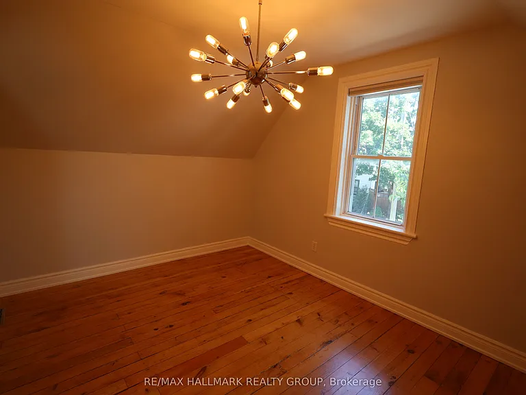 21 Electric St — Photo 22