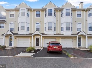 6804 Riverfront Dr, Palmyra, NJ 08065