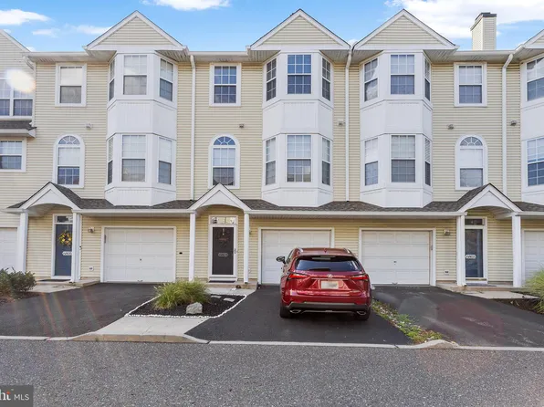 6804 Riverfront Dr, Palmyra, NJ 08065