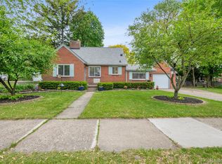 1104 James K Blvd, Pontiac, MI 48341