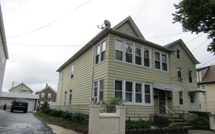 2nd image of 128 Maple Ave