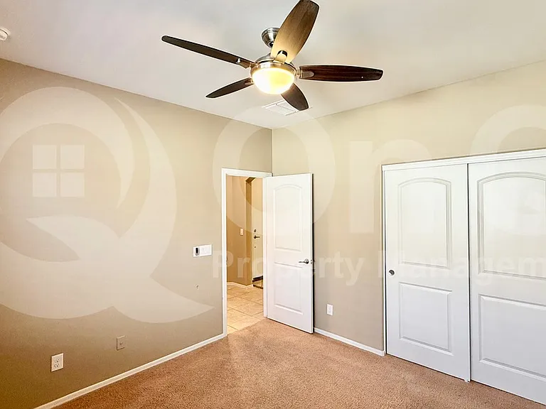 4425 E Saint John Rd — Photo 13