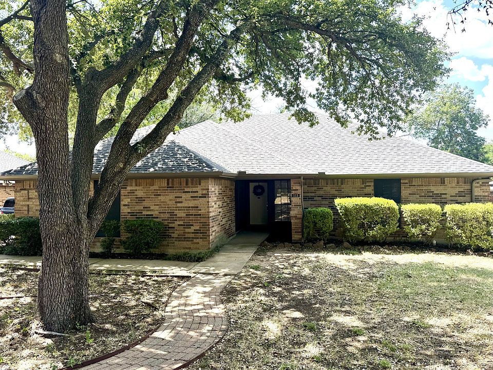 1st image of 113 NE Timber Ridge Dr