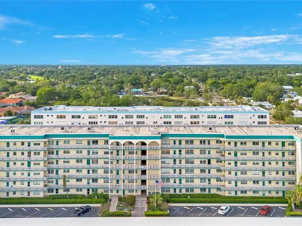 2960 59th St S APT 405, Gulfport, FL 33707