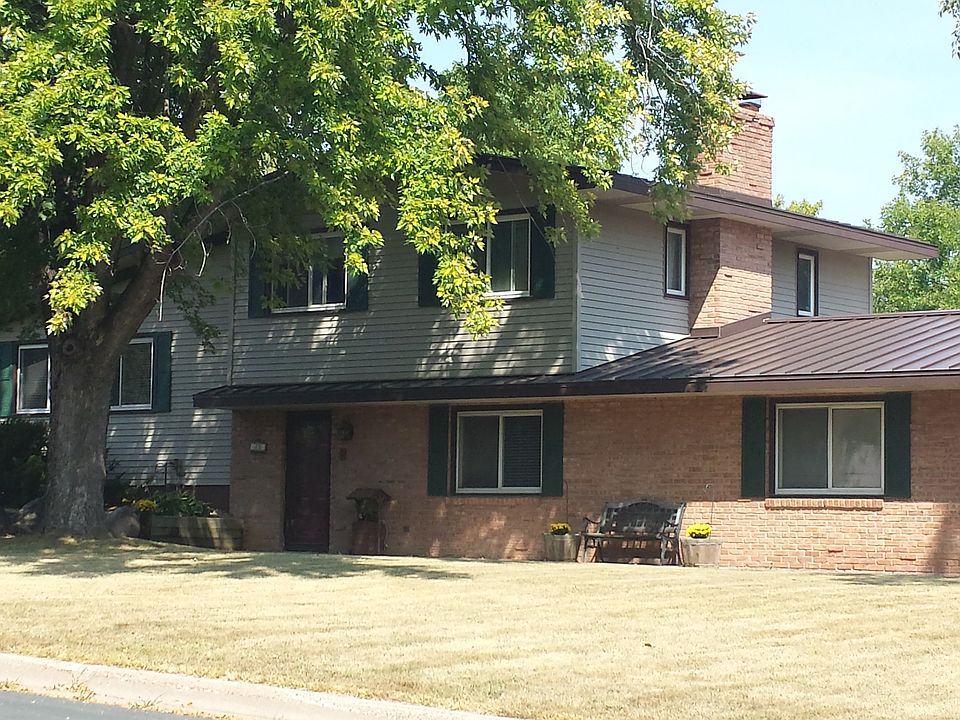 1st image of 32 E 129th St