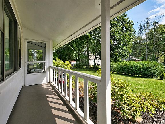 4th image of 35 Buell Ave