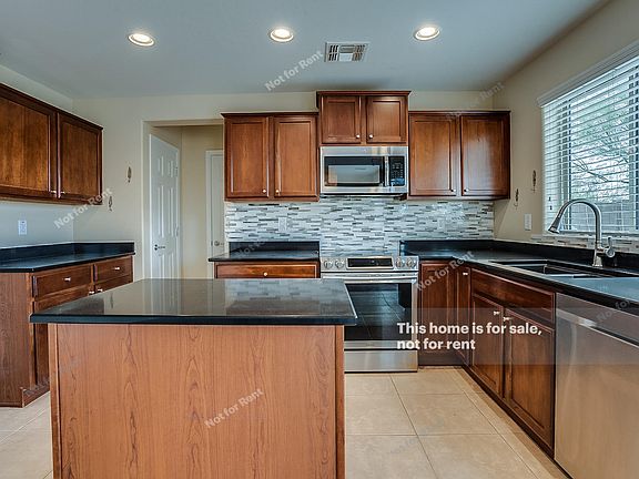 2nd image of 2556 N Palo Verde Dr